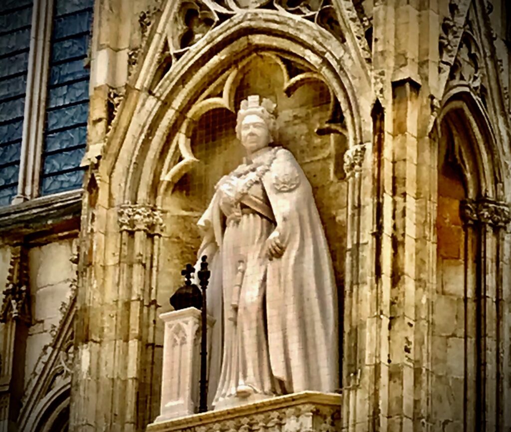 York Minster Queen Statue